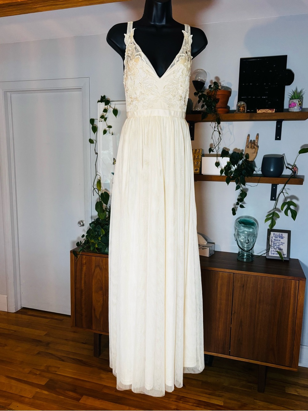 ✨ Beautiful Maniju Cream Lace & Tulle Maxi Dress - Size S (Like New)
